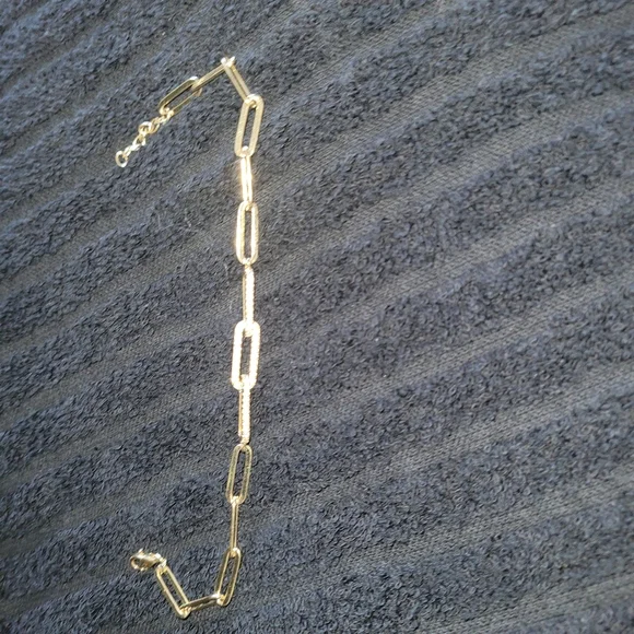 Elegant Gold Tone Bracelet - Picture 3 of 3